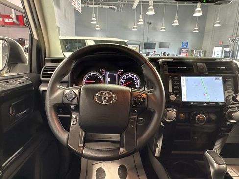 Used 2022 Toyota 4Runner TRD Off-Road Premium AWD/4WD image 28