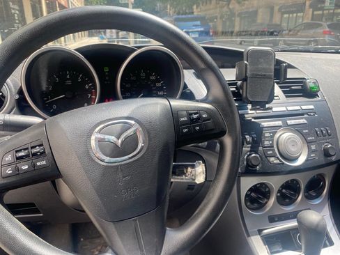 Used 2010 MAZDA MAZDA3 i Touring FWD image 4