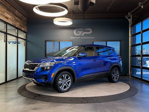 Used 2023 Kia Seltos LX image 7