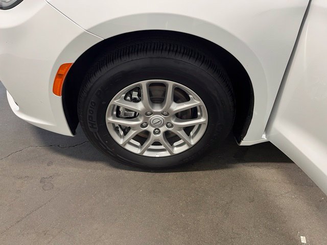Used 2025 Chrysler Pacifica Select FWD image 29