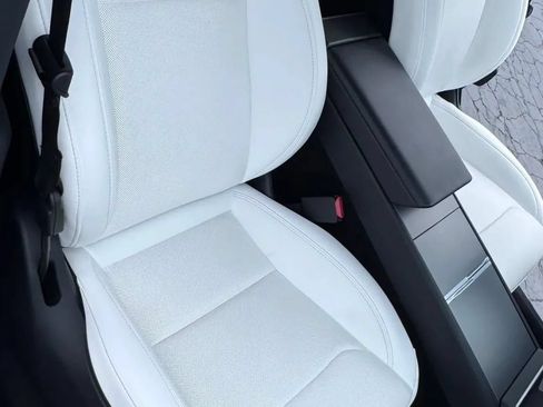 Used 2026 Tesla Model Y 2WD image 15