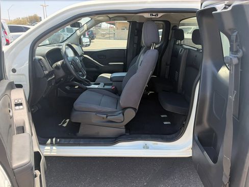 Used 2024 Nissan Frontier S RWD image 11