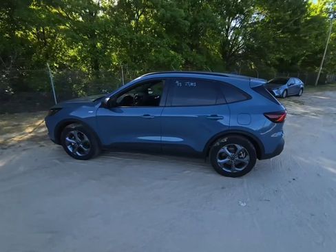 Used 2025 Ford Escape ST-Line FWD image 2