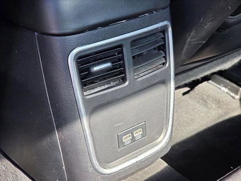 Used 2015 Dodge Charger SXT image 13