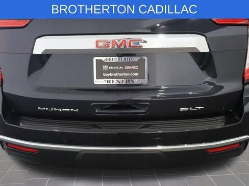Used 2023 GMC Yukon SLT w/ SLT Premium Package AWD/4WD image 16
