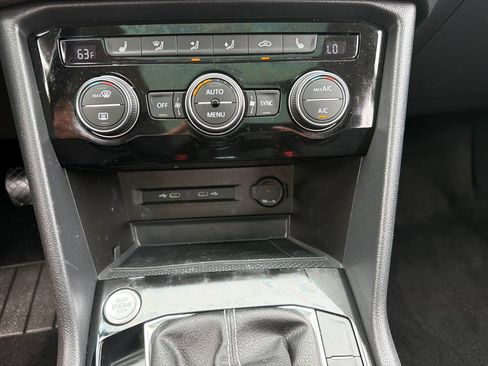 Certified 2023 Volkswagen Taos SEL AWD/4WD image 18