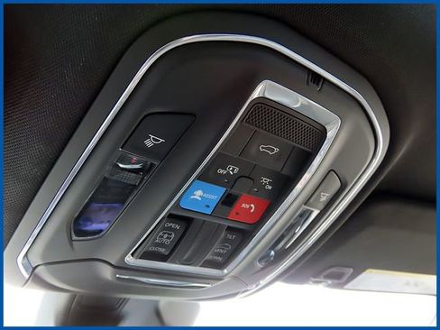 Used 2023 Jeep Grand Cherokee Altitude AWD/4WD image 18