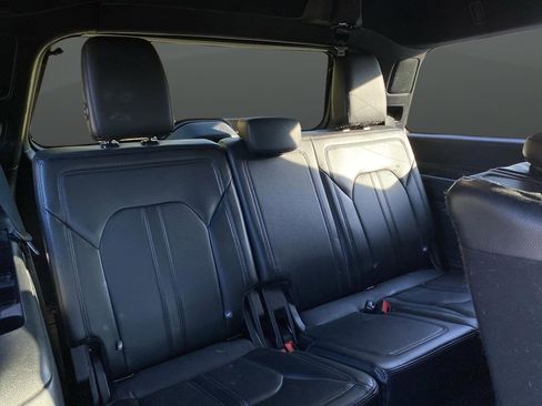 Used 2019 Ford Expedition Limited image 43