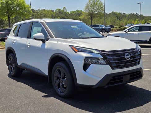 New 2026 Nissan Rogue SV FWD image 1