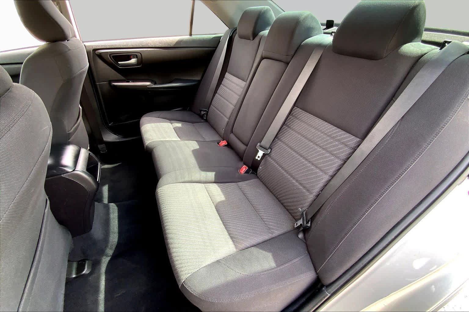 Used 2015 Toyota Camry LE FWD image 20