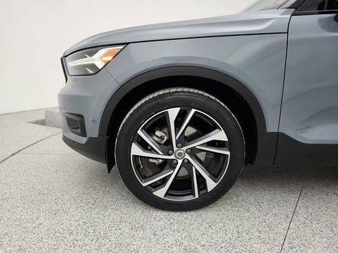 Certified 2022 Volvo XC40 T5 R-Design w/ Advanced Package image 28