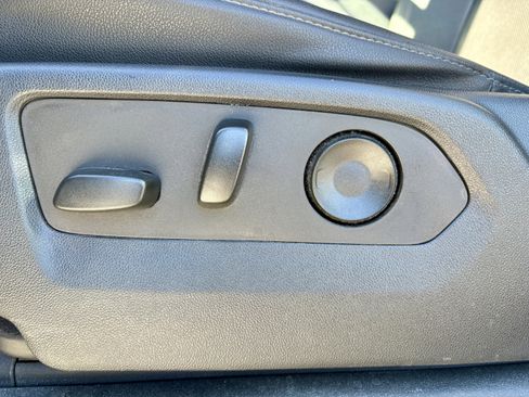 Used 2023 GMC Sierra 1500 SLT w/ SLT Convenience Package image 12