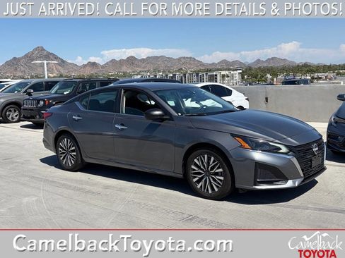 Used 2025 Nissan Altima 2.5 SV FWD image 1