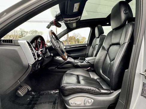 Used 2011 Porsche Cayenne S AWD/4WD image 10