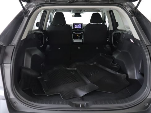 Used 2023 Toyota RAV4 LE FWD image 20