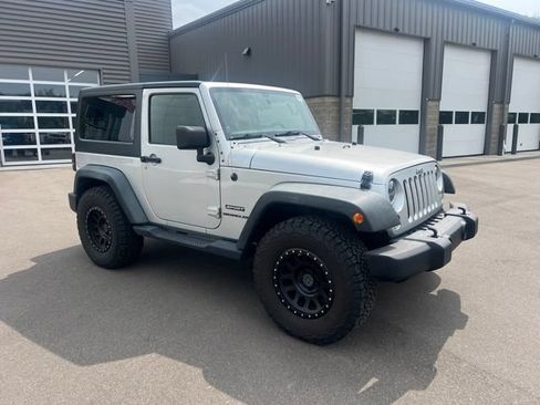 Used 2011 Jeep Wrangler Sport AWD/4WD image 3