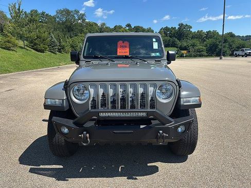Used 2020 Jeep Wrangler Unlimited Sahara AWD/4WD image 7