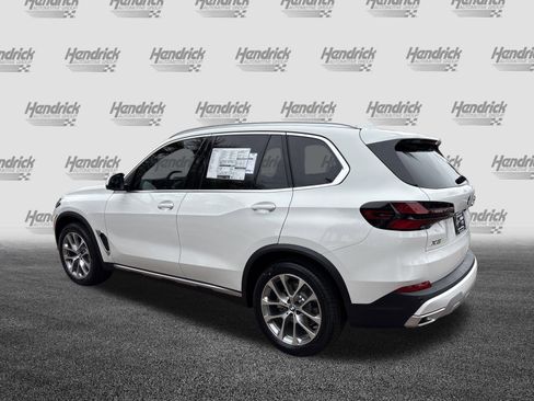 New 2026 BMW X5 sDrive40i image 7