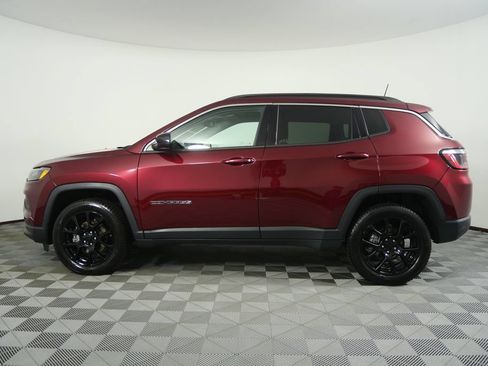 Used 2022 Jeep Compass Latitude AWD/4WD image 7