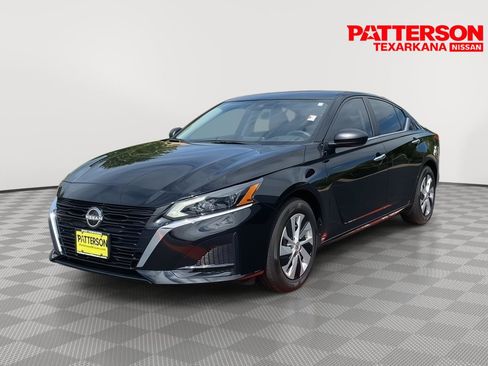 Used 2025 Nissan Altima 2.5 S FWD image 1