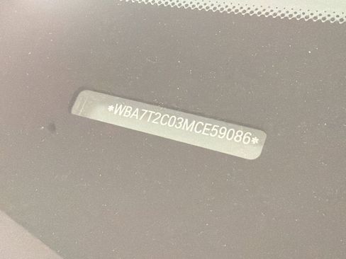 Used 2021 BMW 740i w/ Luxury Rear Seating Package image 18