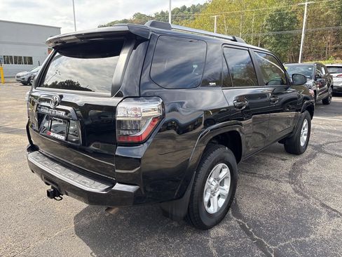 Used 2021 Toyota 4Runner SR5 image 5