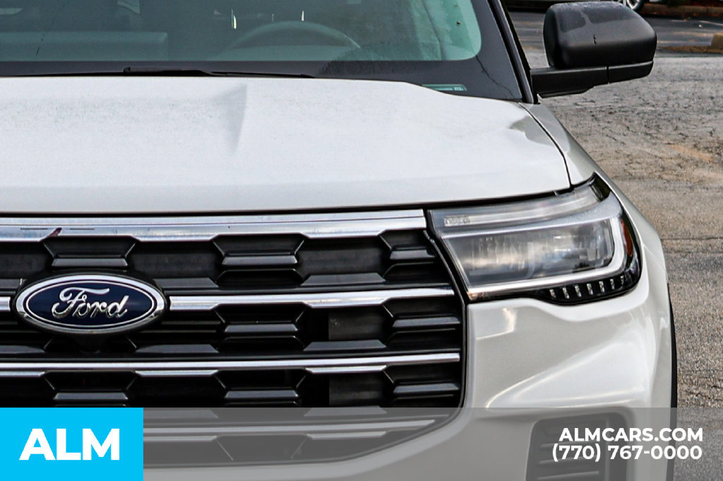 Used 2025 Ford Explorer Active RWD image 14