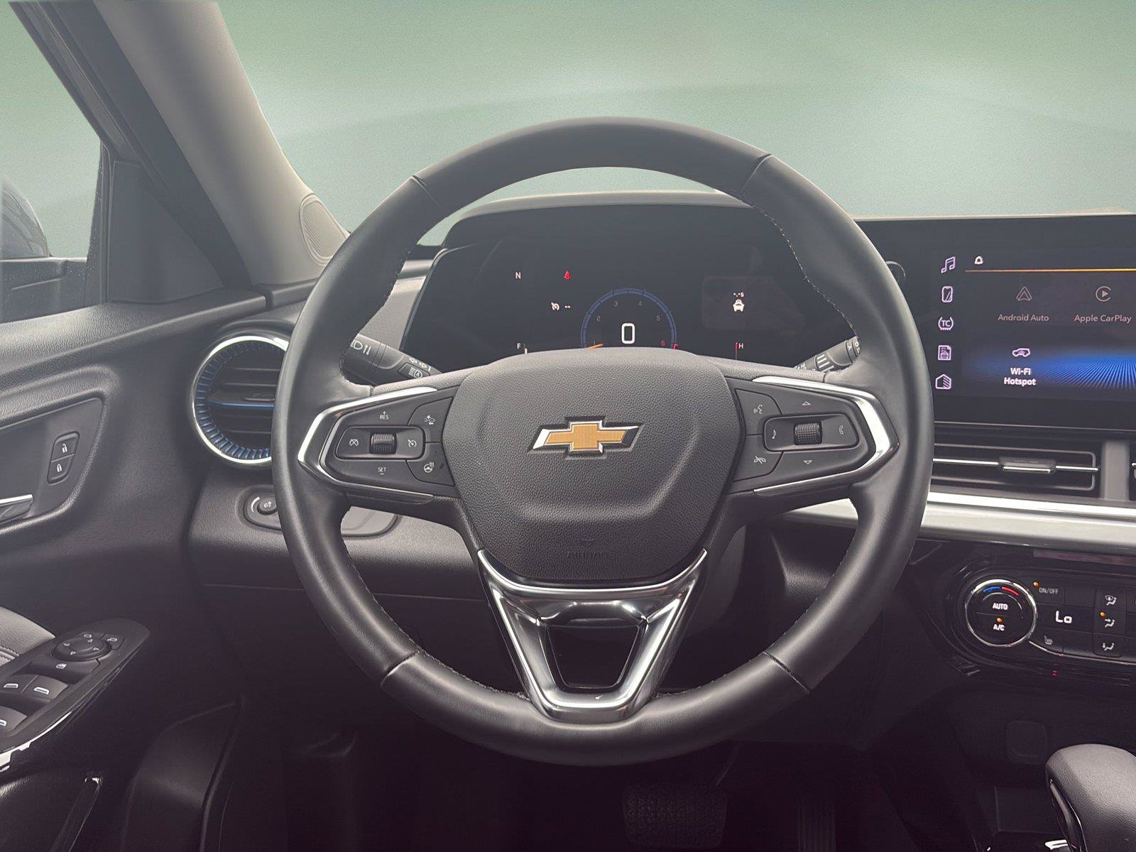 Certified 2025 Chevrolet Trax LT w/ LT Convenience Package FWD image 11