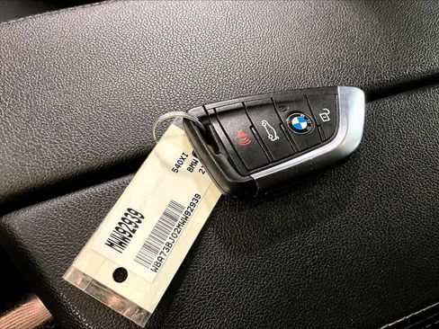 Used 2021 BMW 540i xDrive w/ Premium Package image 14