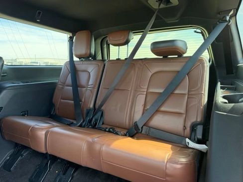 Used 2023 Lincoln Navigator L Reserve AWD/4WD image 14