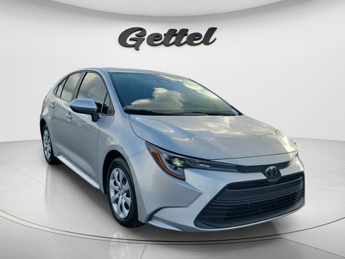 Used 2024 Toyota Corolla LE FWD image 3