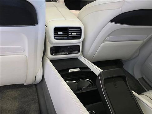 Certified 2024 Mercedes-Benz Maybach GLS 600 4MATIC image 19