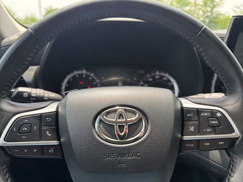 Certified 2024 Toyota Highlander LE AWD/4WD image 29