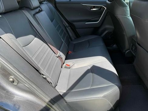 Used 2020 Toyota RAV4 Limited image 19
