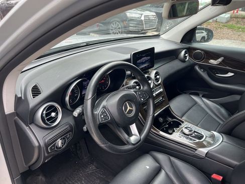 Used 2017 Mercedes-Benz GLC 300 image 4