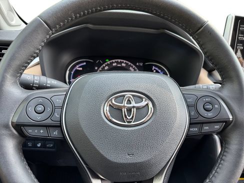 Used 2020 Toyota RAV4 Limited AWD/4WD image 19