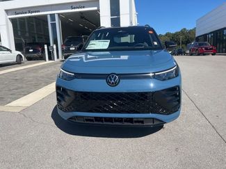 New 2026 Volkswagen Tiguan SE R-Line AWD/4WD video 2