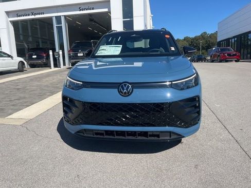 New 2026 Volkswagen Tiguan SE R-Line AWD/4WD image 2