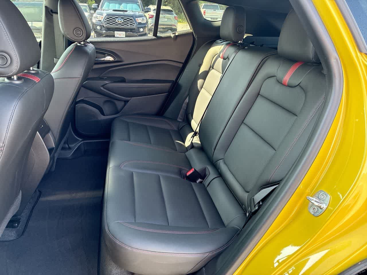 Used 2024 Chevrolet Trax RS w/ Sunroof Package FWD image 24