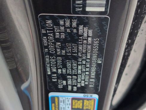 Used 2022 Kia Carnival LX image 30