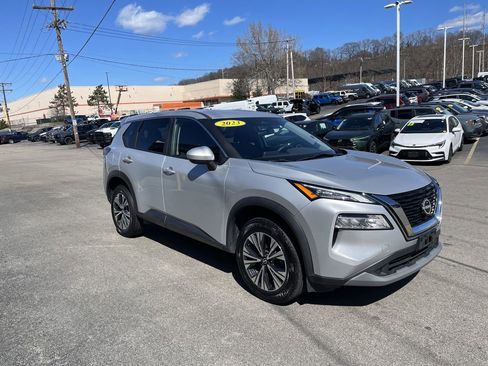 Used 2023 Nissan Rogue SV FWD image 6