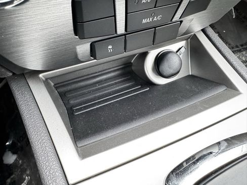 Used 2010 Ford Fusion SE image 12