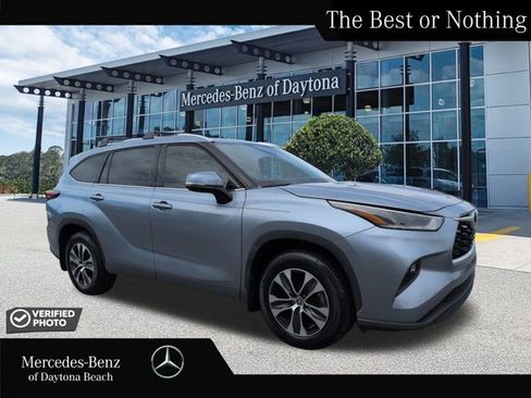 Used 2021 Toyota Highlander XLE image 1