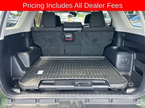 Used 2022 Toyota 4Runner TRD Off-Road AWD/4WD image 18
