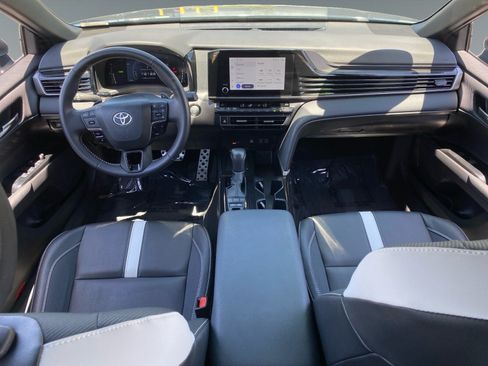 Used 2026 Toyota Camry SE FWD image 10