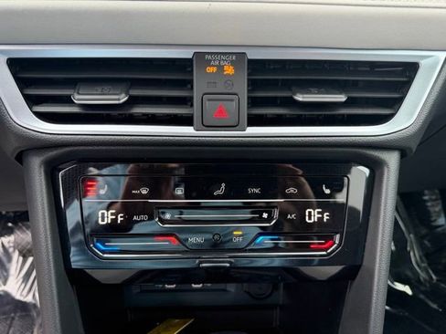 New 2026 Volkswagen Taos SE FWD image 21