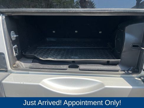 Used 2012 Jeep Wrangler Unlimited Sahara w/ Connectivity Group AWD/4WD image 12