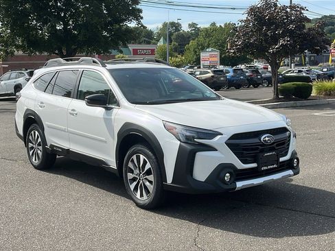 New 2025 Subaru Outback Limited image 2