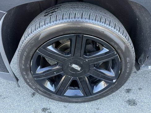 Used 2020 Cadillac Escalade Premium Luxury image 11