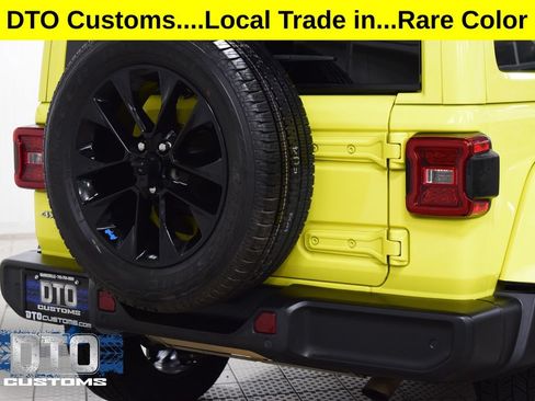 Used 2022 Jeep Wrangler Unlimited Sahara w/ Cold Weather Group AWD/4WD image 22